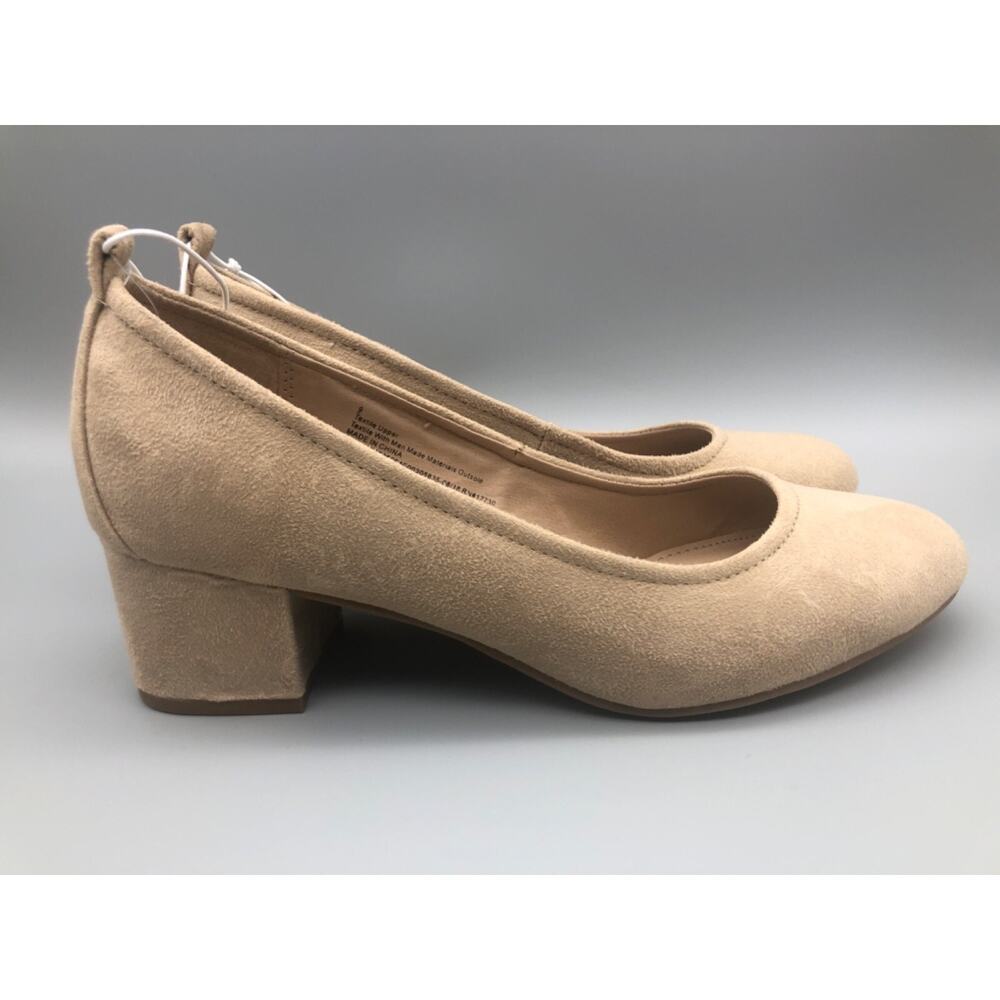 Universal thread women’s faux Suede block heels size 9 beige